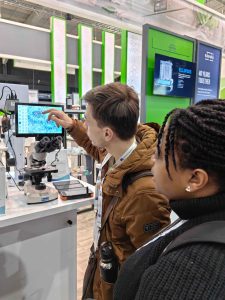 BS-2020T Trinocular Biological Microscope+BLC-240A All-in-one Touched Screen Microscope Camera